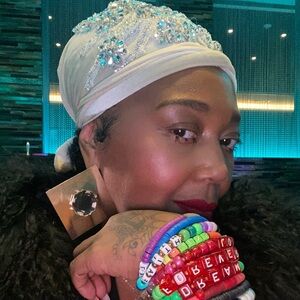 Meet your Posher, Lawana